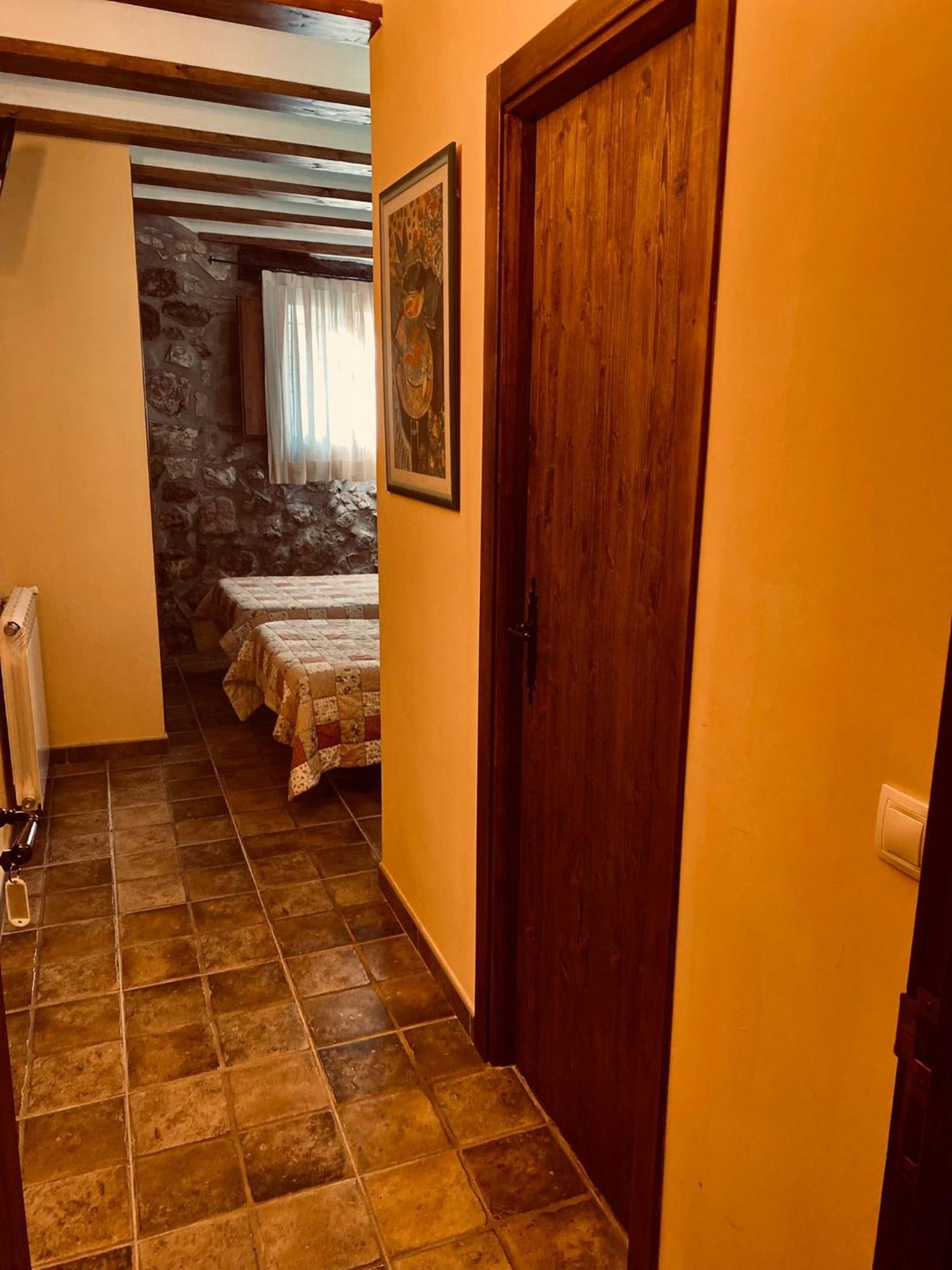 Fortanete Hostal La Muralla מראה חיצוני תמונה